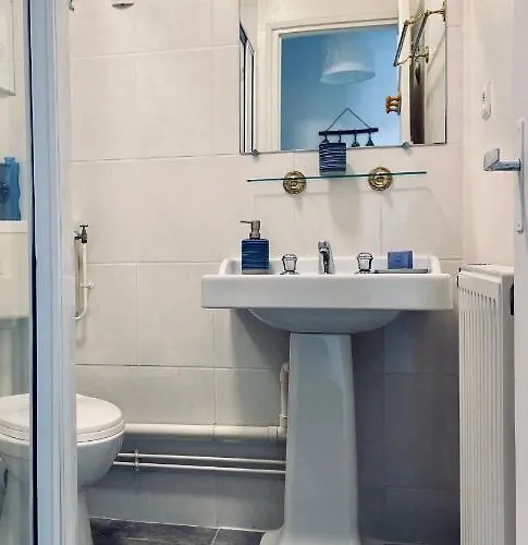 Le Du Phare Vue Sur *